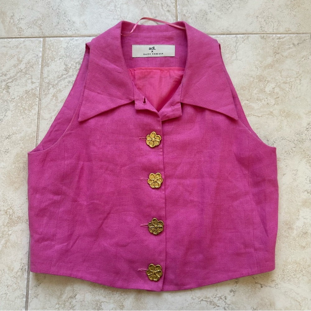 ADL x RAISA VANESSA Pink Cropped Collared Top